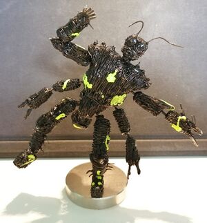 Yellowsplatters figurine by Momo 4.jpg